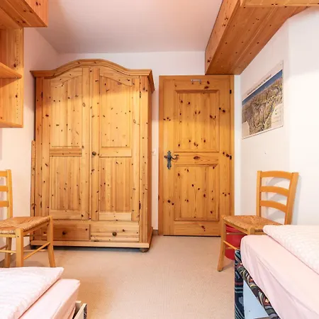 Chasa Val 735 Apartman